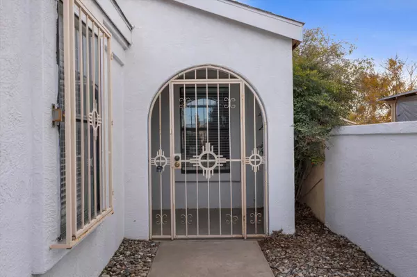 1840 Peach RD NE, Rio Rancho, NM 87144