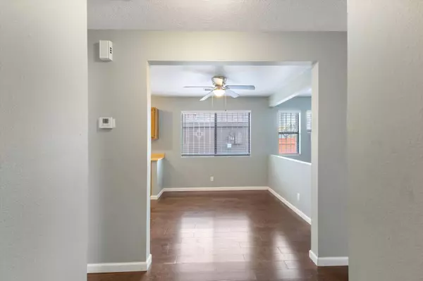 1840 Peach RD NE, Rio Rancho, NM 87144