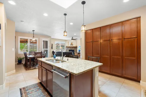 5935 Vista Manzano CT NE, Rio Rancho, NM 87144