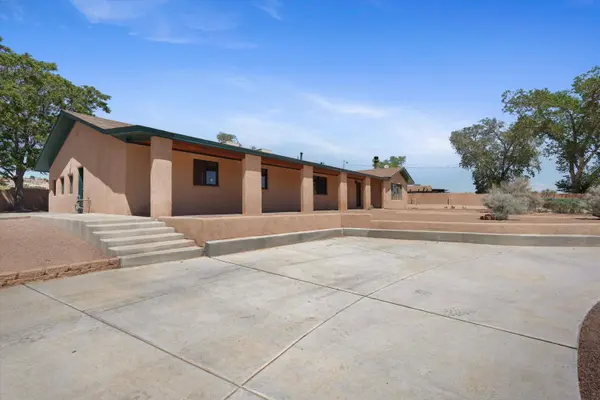 8 Calle Blanca, Corrales, NM 87048