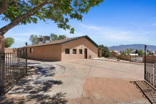 8 Calle Blanca, Corrales, NM 87048