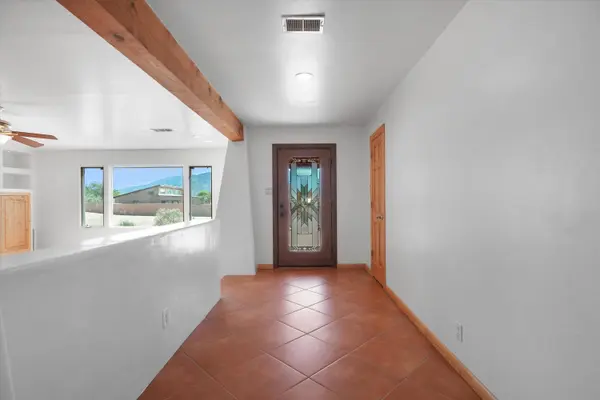 8 Calle Blanca, Corrales, NM 87048