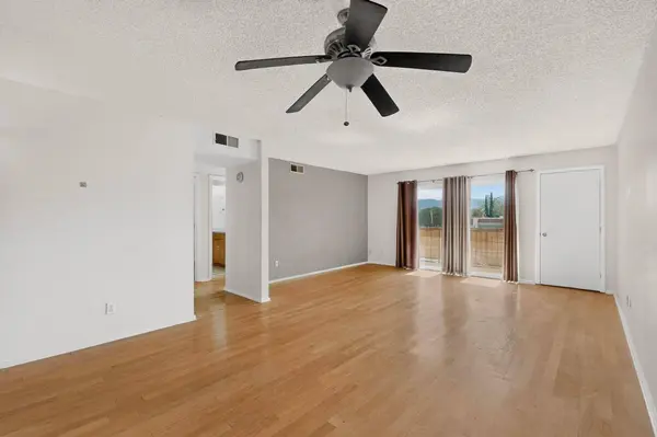 1823 Dartmouth DR NE #APT 201, Albuquerque, NM 87106