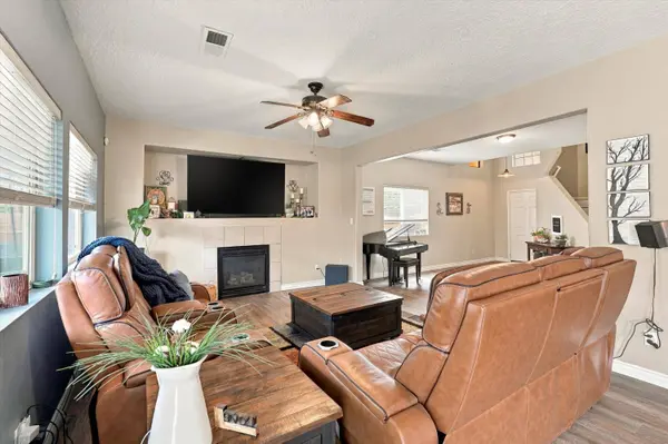 7001 Kayser Mill RD NW, Albuquerque, NM 87114