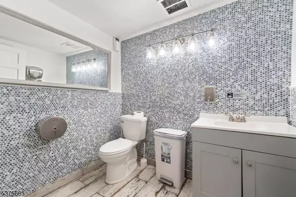 945 Elizabeth Ave, Elizabeth City, NJ 07201