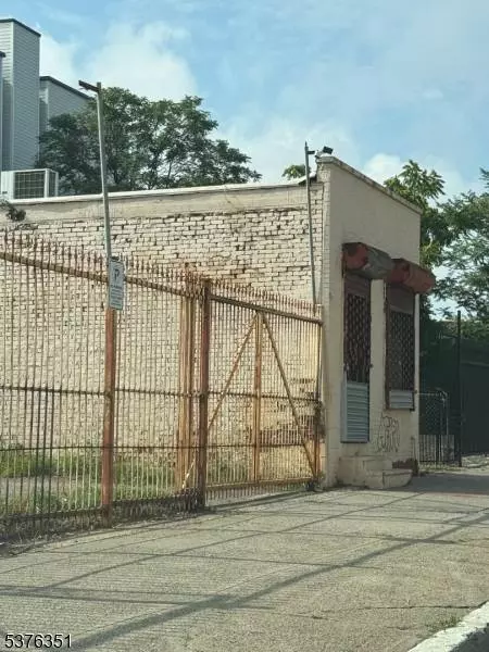 285 Mayor Gibson, Newark City, NJ 07104