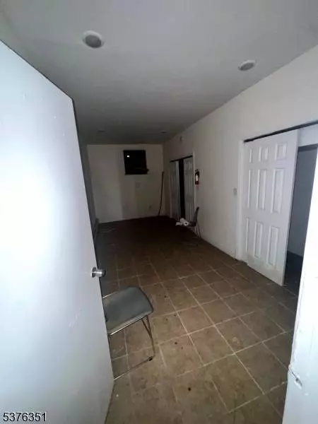 285 Mayor Gibson, Newark City, NJ 07104