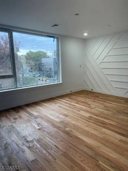 39 S 7Th St, Newark City, NJ 07107