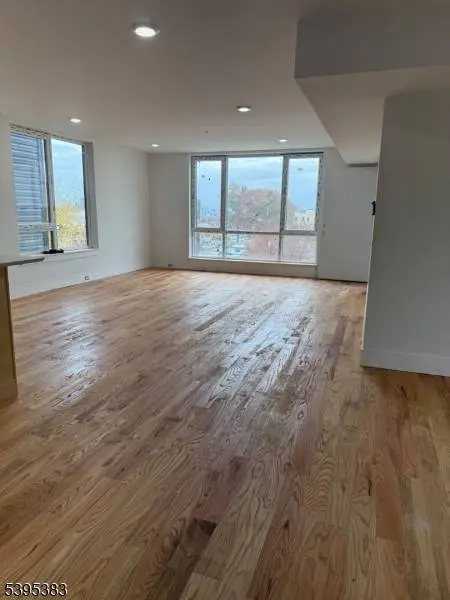 39 S 7Th St, Newark City, NJ 07107