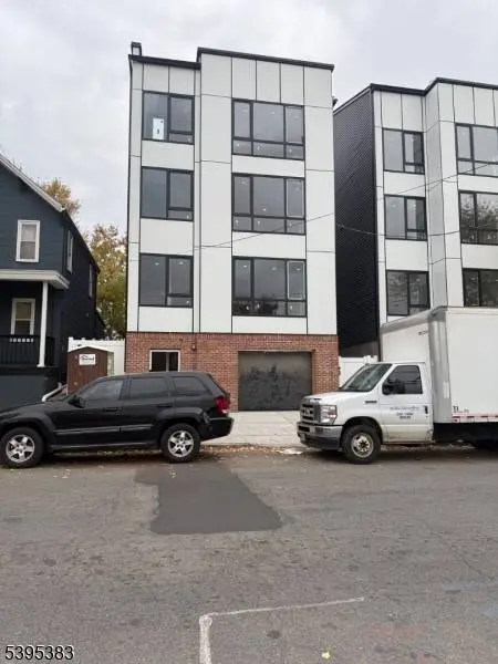 39 S 7Th St, Newark City, NJ 07107