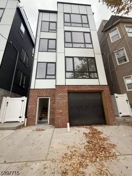 37 S 7Th St, Newark City, NJ 07107