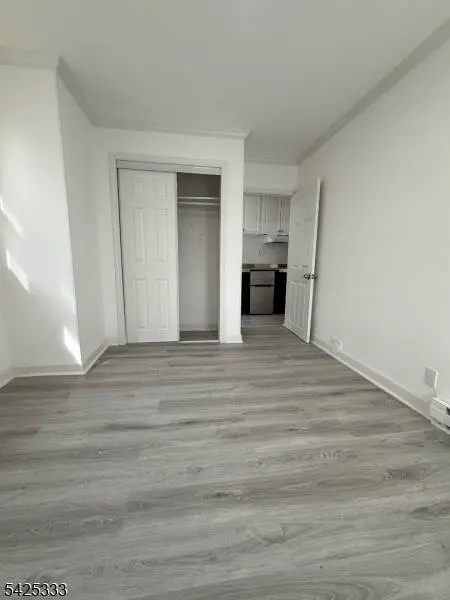 124 Stone St, Newark City, NJ 07104