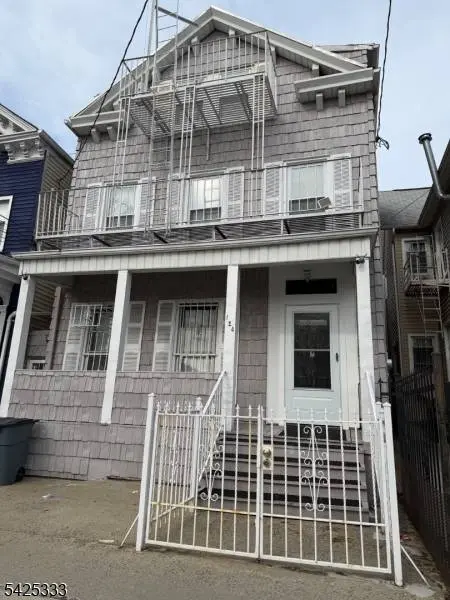 124 Stone St, Newark City, NJ 07104