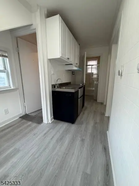 124 Stone St, Newark City, NJ 07104