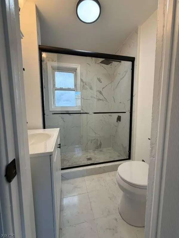 91 Arthur St, Clifton City, NJ 07011