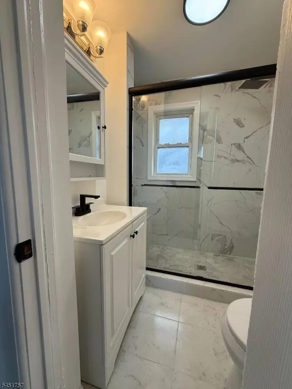 91 Arthur St, Clifton City, NJ 07011