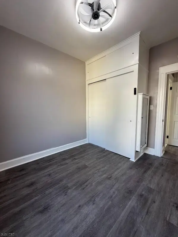 91 Arthur St, Clifton City, NJ 07011