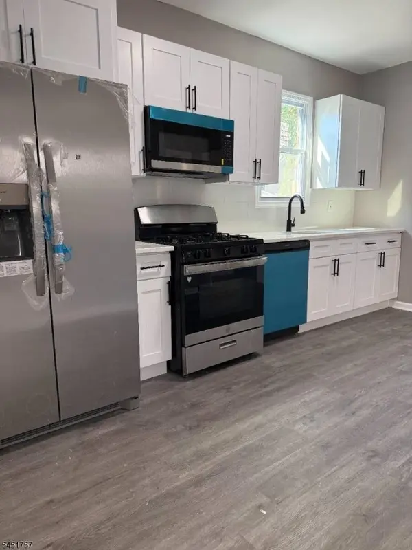 91 Arthur St, Clifton City, NJ 07011