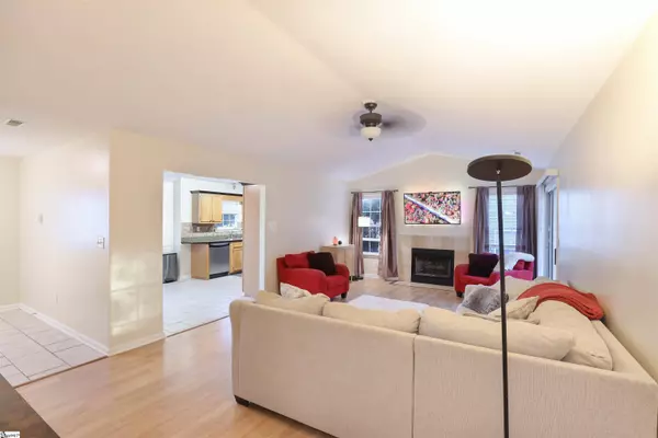 4 Green Oak Drive, Simpsonville, SC 29680