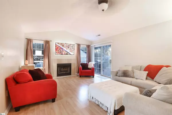 4 Green Oak Drive, Simpsonville, SC 29680