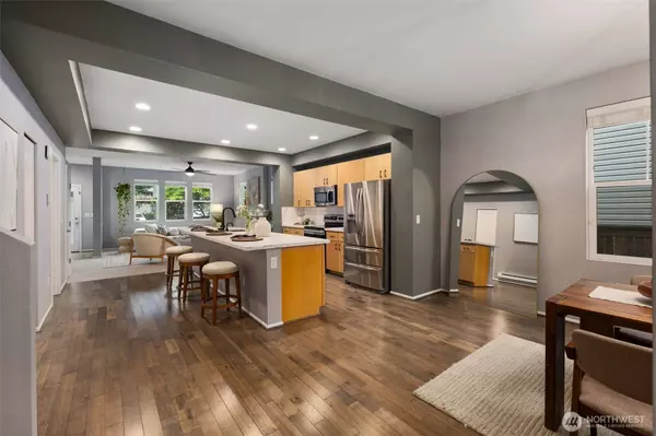 2805 SW Bataan ST, Seattle, WA 98126