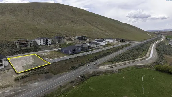 5420 Hershey Lane, West Richland, WA