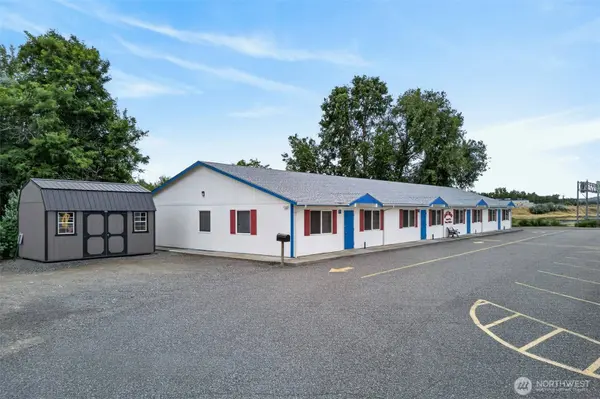 1706 Bronco LN, Richland, WA 99354