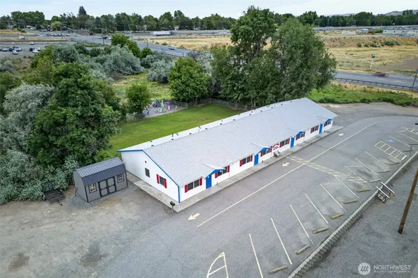 1706 Bronco LN, Richland, WA 99354