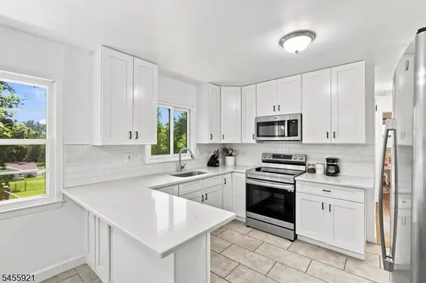 20 S Hillside Dr, Mount Olive Twp., NJ 07828