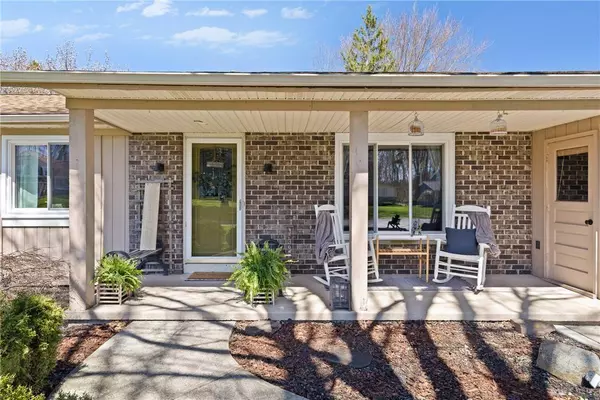 58 Hidden Spring CIR, Rochester, NY 14616