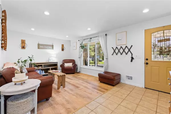 58 Hidden Spring CIR, Rochester, NY 14616