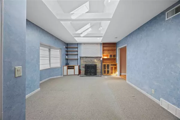 112 Dorking RD, Rochester, NY 14610