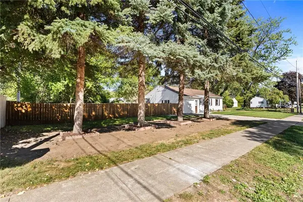 175 Hildegarde RD, Rochester, NY 14626