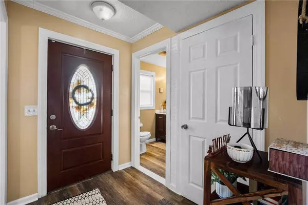 3060 Edgemere DR, Rochester, NY 14612