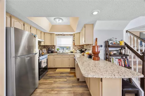 3060 Edgemere DR, Rochester, NY 14612