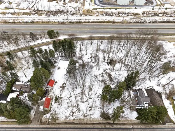 1822 Ridge RD, Webster, NY 14580