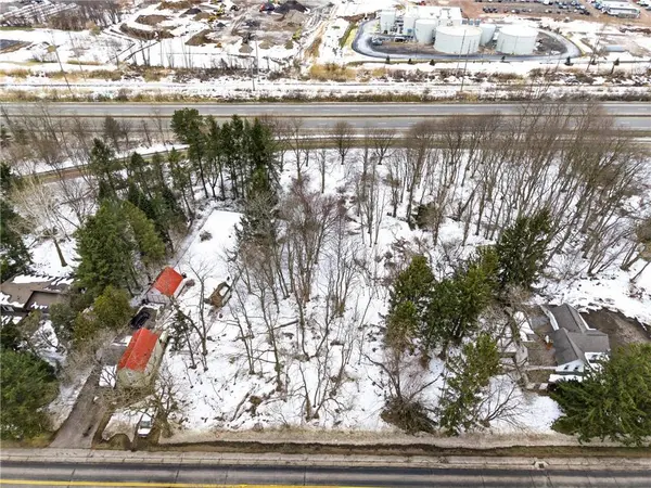 1822 Ridge RD, Webster, NY 14580