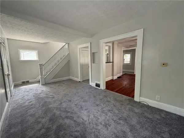 83 Baycliff DR, Rochester, NY 14609