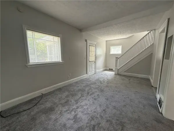 83 Baycliff DR, Rochester, NY 14609