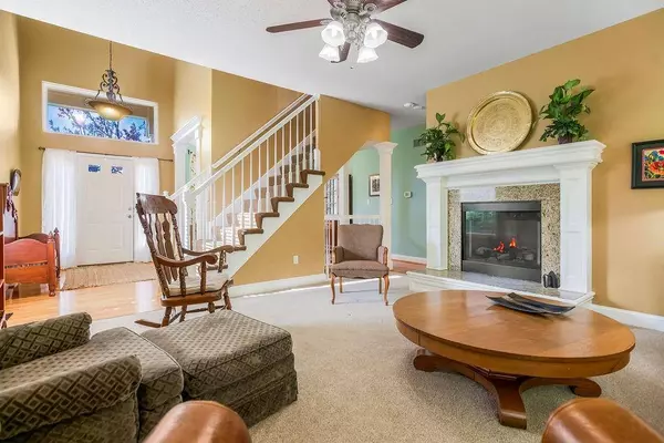 907 N 2nd St. East ST, Louisburg, KS 66053