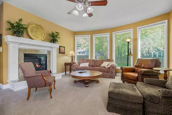 907 N 2nd St. East ST, Louisburg, KS 66053