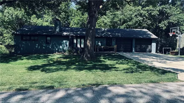 6006 NW WESTWOOD LN, Kansas City, MO 64151