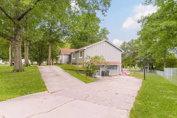 200 S Broadmoor ST, Louisburg, KS 66053