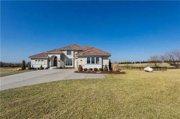 18750 W 248th ST, Paola, KS 66071