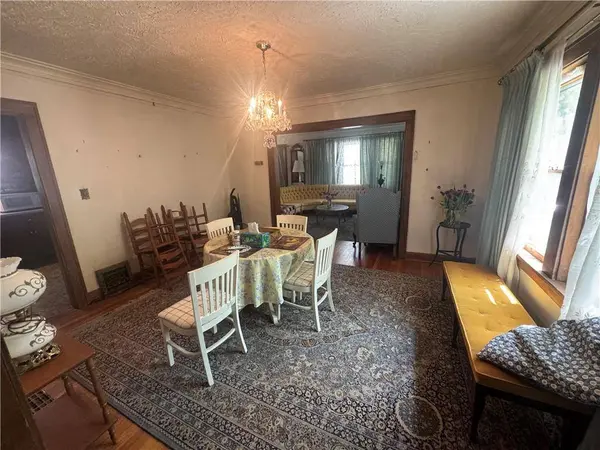 3728 Jarboe ST, Kansas City, MO 64111