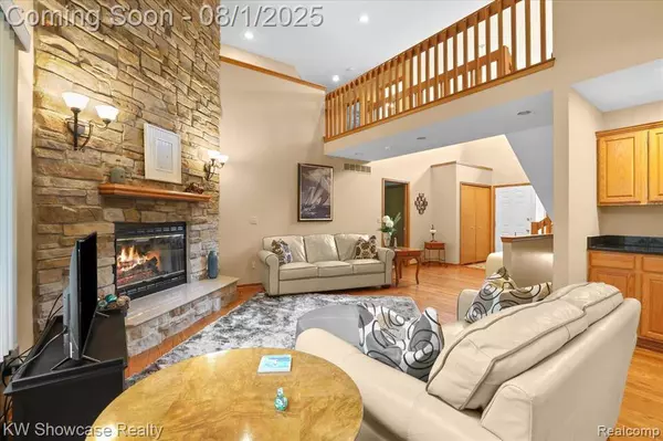 300 Alexander Drive, Walled Lake, MI 48390