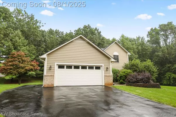 300 Alexander Drive, Walled Lake, MI 48390
