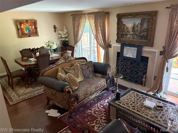 6422 Richard Run, West Bloomfield Twp, MI 48322