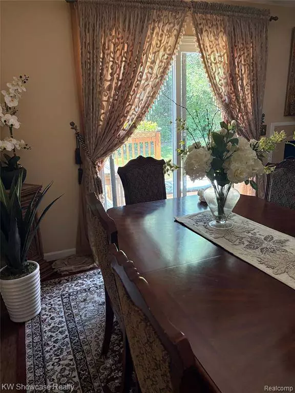 6422 Richard Run, West Bloomfield Twp, MI 48322