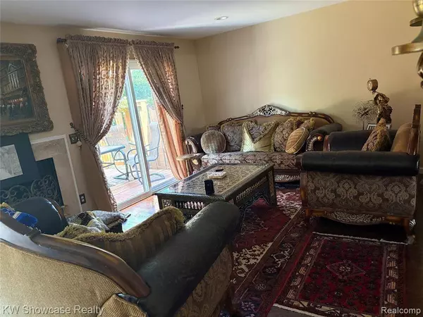 6422 Richard Run, West Bloomfield Twp, MI 48322